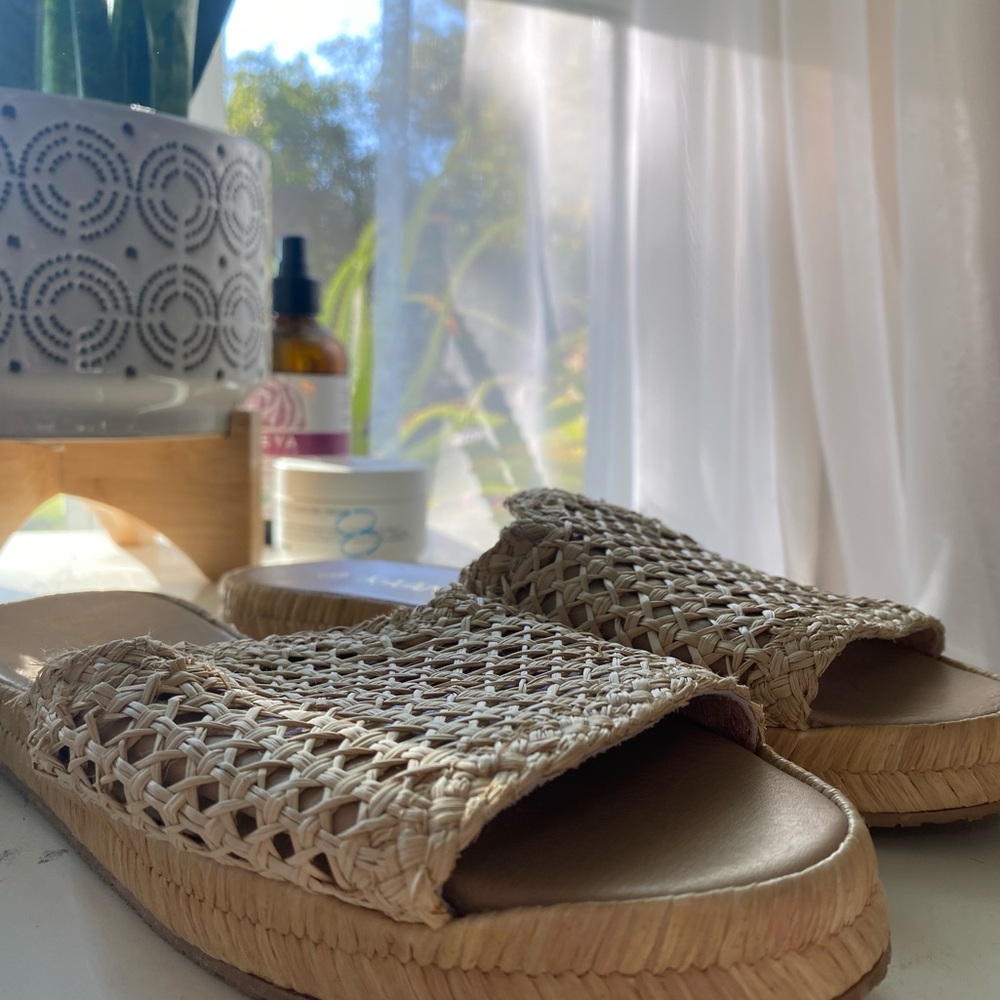 Kaanas woven sandals